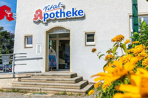 VITAL-APOTHEKE Poststraße 2 01458 Ottendorf-Okrilla Tel. 035205 - 599 15 VITAL-APOTHEKE Poststraße 2 01458 Ottendorf-Okrilla Tel. 035205 - 599 15